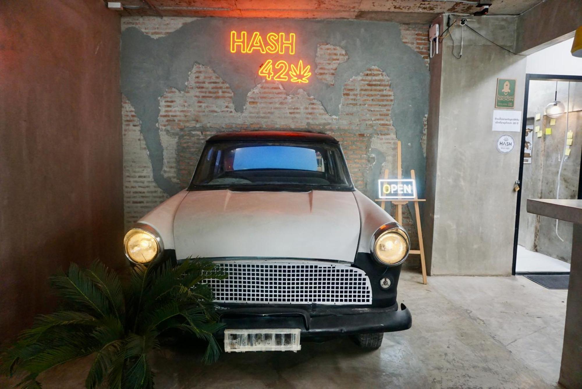 Silom Soi 3 Hash Apartment Hip And Funky With Rooftop View Bangkok Luaran gambar