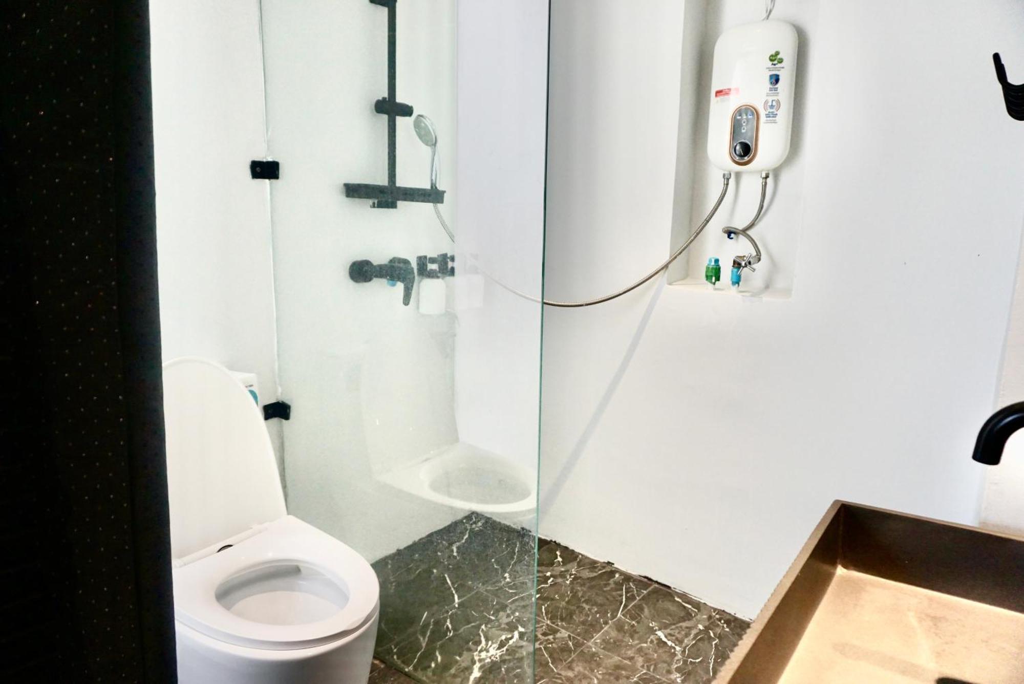 Silom Soi 3 Hash Apartment Hip And Funky With Rooftop View Bangkok Luaran gambar
